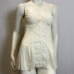 Undercover Wear White Lace Lingerie Slip